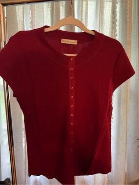 New- Zenana Outfitters Deep Red Short Sleeve Scoop Neck Button-Front Top
